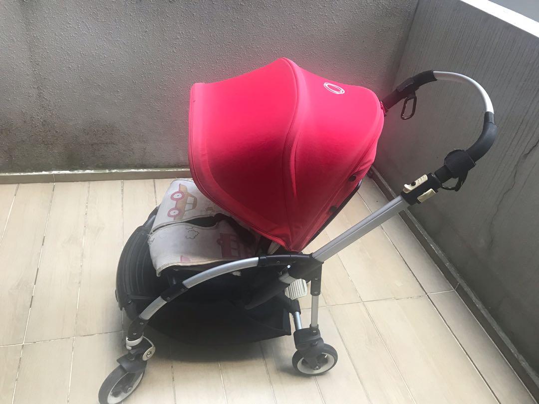Bugaboo bee3 stroller (Category: Strollers) located in Singapore. Submitted by cicihoo (Listing ID 240820813, Image 4). Description: Bugaboo bee 3 stroller, used for 4 years. No tears but seat extension broke, you can change the part in “my first years”@69.9SGD. Other then the seat, everything working fine. Come with free cooling mat and pillow and rain cover..