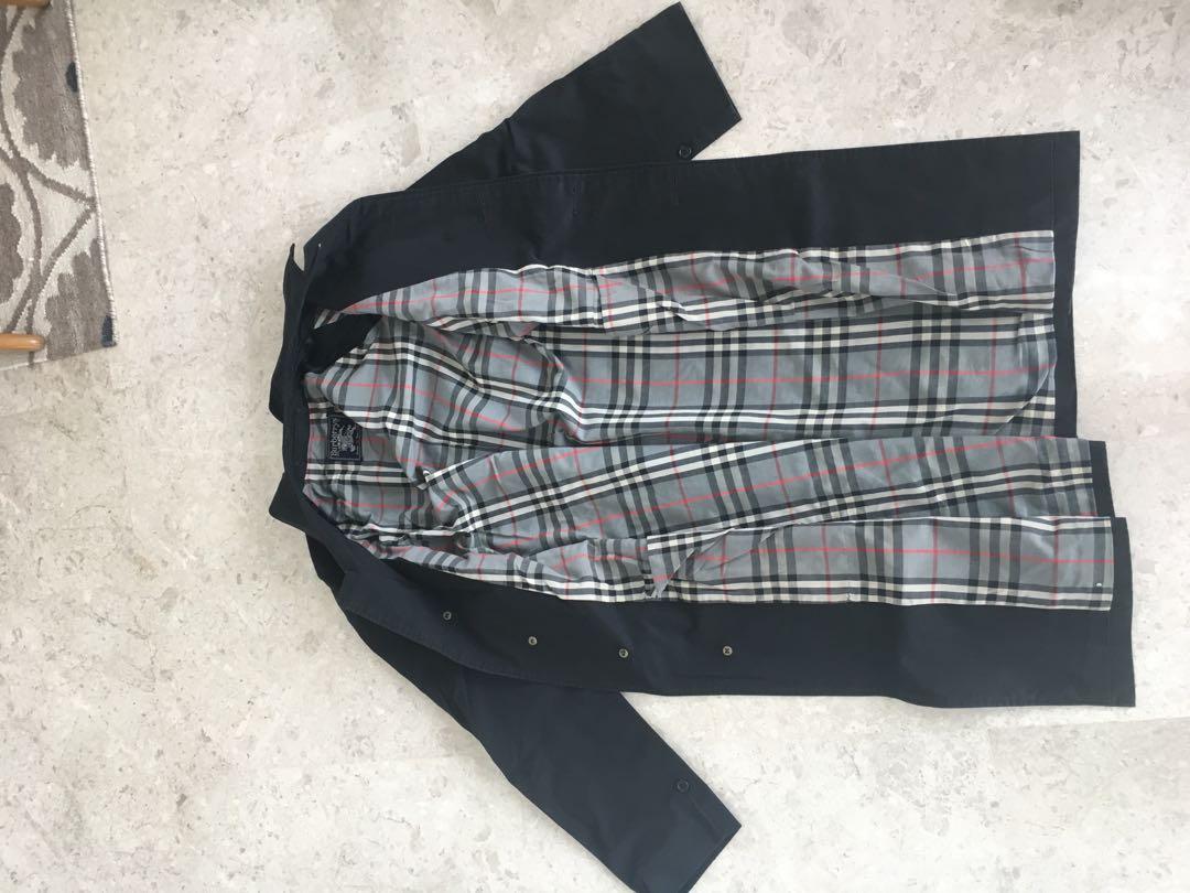 Burberry's Camden Car Coat (Vintage Black), Men's Fashion, Coats, Jackets  and Outerwear on Carousell