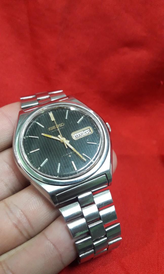 SEIKO 5 WATCH VINTAGE (Category: Men's Watches) located in Caloocan City. Submitted by thegreat. (Listing ID 213389279, Image 2). Description: Good running condition All stainless steel Wrist size : 16 . 5 cm Black dial Dress watch.