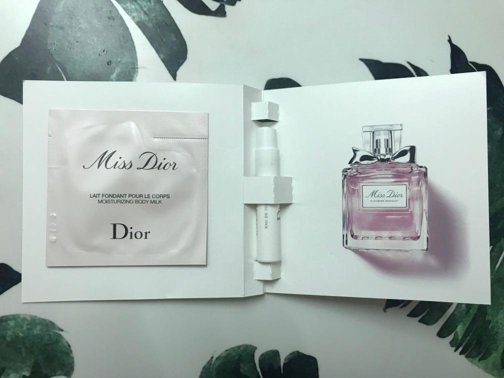 Dior Sample （分類：長銀包）位於 Hong Kong。 由 kwlong 提交（商品編號 240776662，圖片 1）。簡介： Dior 各樣sample 一樣$10 全部 $30。