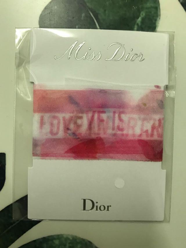 Dior Sample （分類：長銀包）位於 Hong Kong。 由 kwlong 提交（商品編號 240776662，圖片 4）。簡介： Dior 各樣sample 一樣$10 全部 $30。