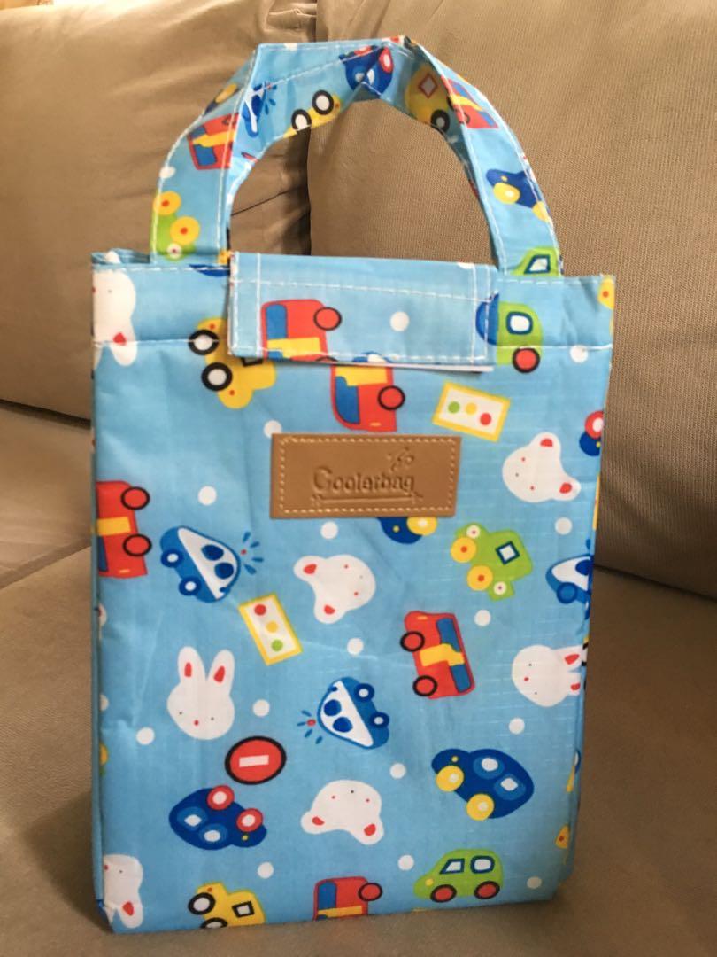 Kid’s Cooler Bag (Category: Changing Mats & Accessories) located in Paranaque City. Submitted by thequaintshop (Listing ID 240806236, Image 1). Description: This is a thermal bag that fits 4 feeding bottles. Very ideal to bring during your babies or kid’s check up with her/his pediatrician esp. with long waiting hours if without appointment. Very ideal to bring too during out of town trips or just going to the malls. .