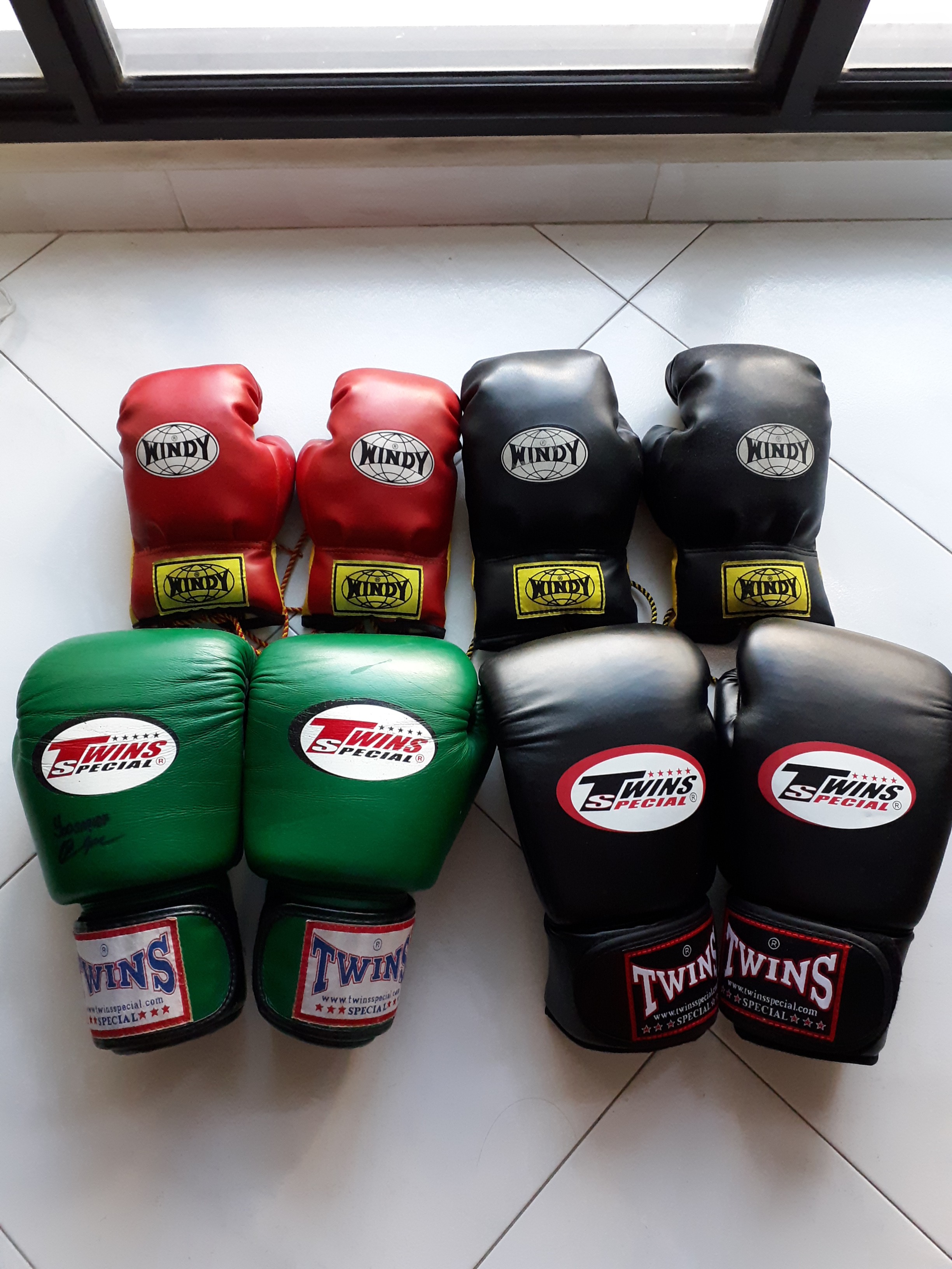 Muay thai top gloves for sale