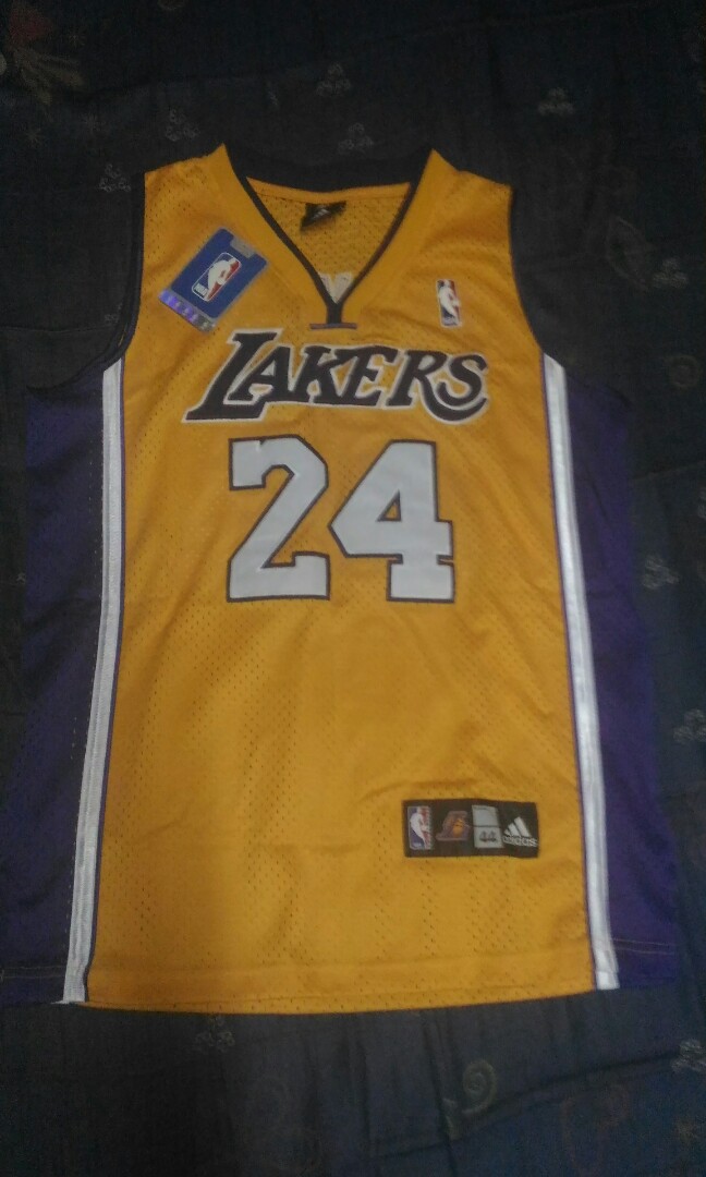 NBA LA LAKERS (KOBE BRYANT) JERSEY, Men's Fashion, Activewear on Carousell