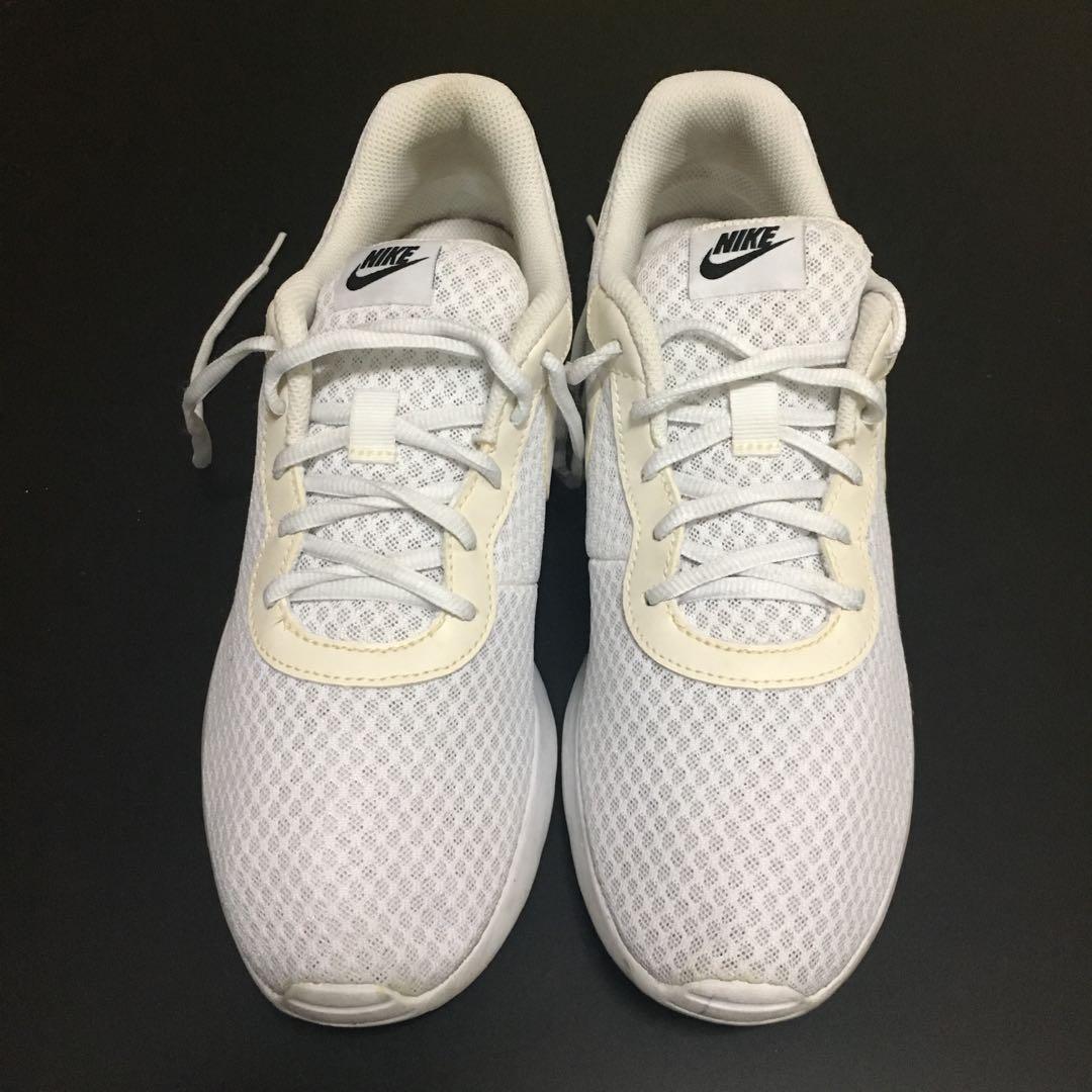 white tanjun nike mens