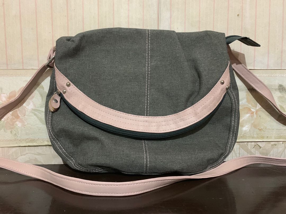 Egg sling bag price shop