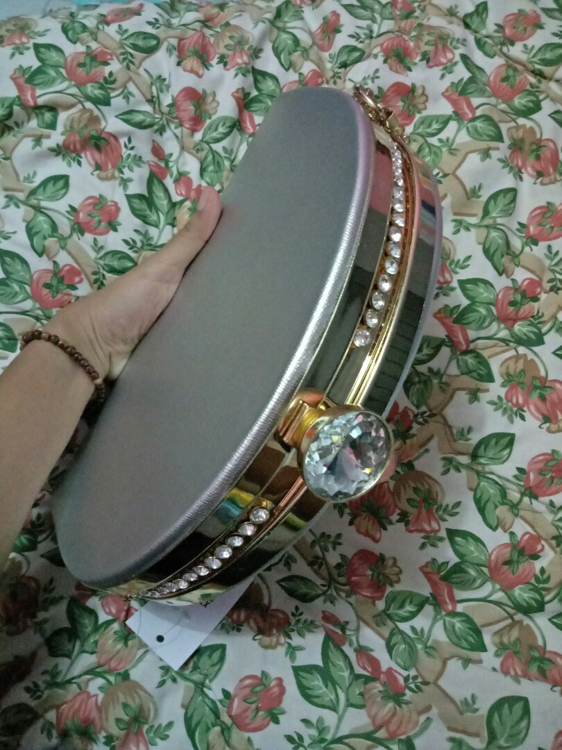 Tas Pesta, Fesyen Wanita, Tas & Dompet di Carousell