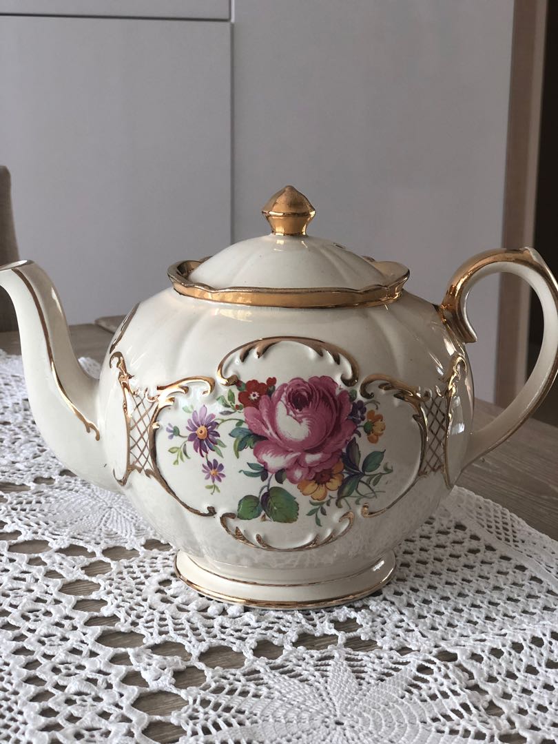 Vintage Sadler Globe teapot, Hobbies & Toys, Memorabilia & Collectibles