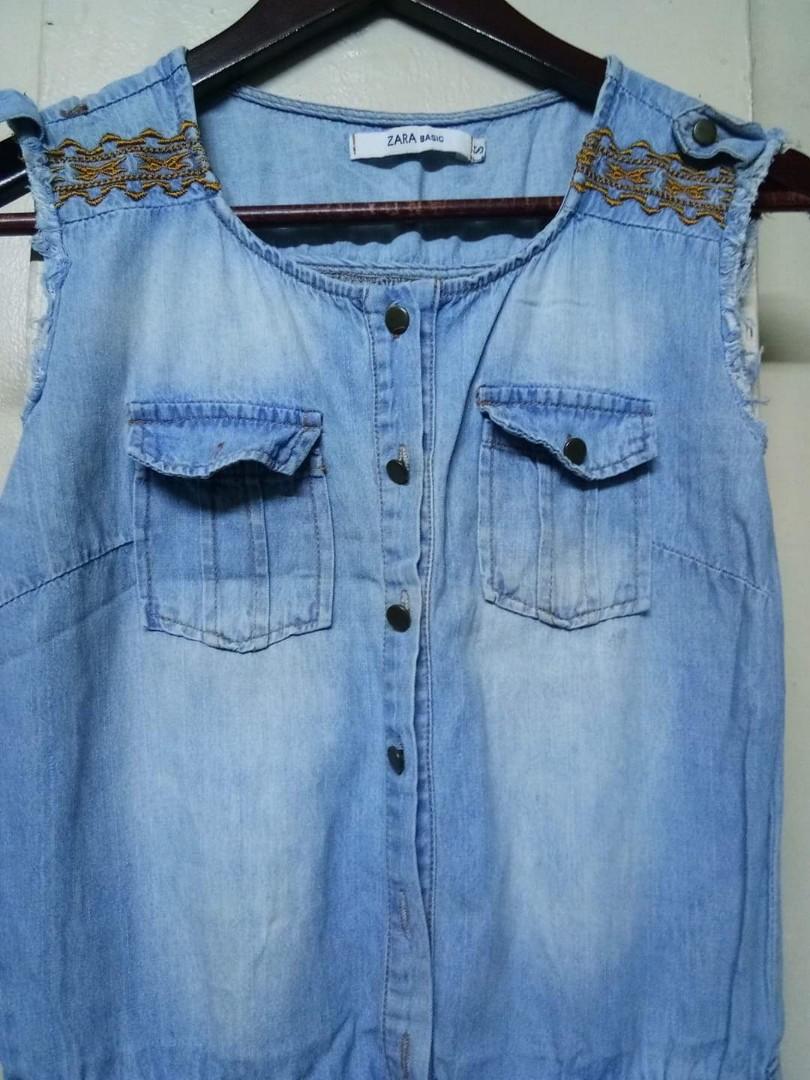 Zara basic denim dress (Category: Dresses) located in Manila. Submitted by declutterandmoveout (Listing ID 240956948, Image 1). Description: With minimal flaws,missing buttons but not noticable..