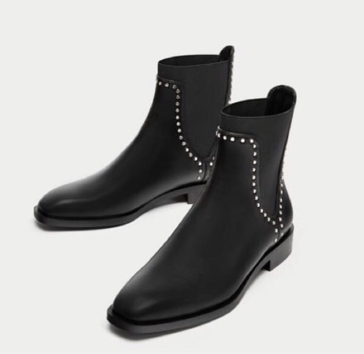 chelsea boots with spikes