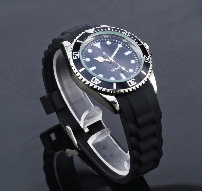 Quartz best sale diver 40mm