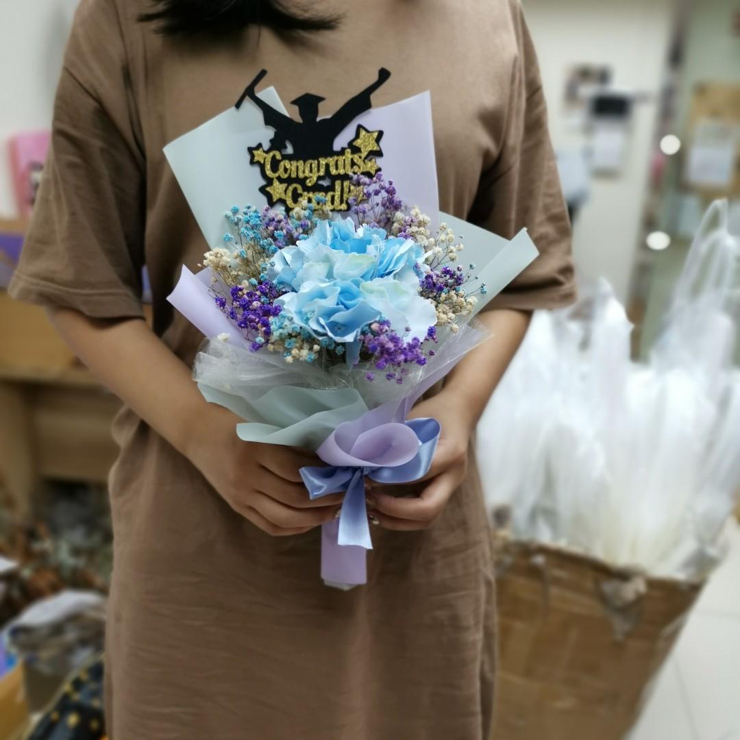 紫白藍色乾花滿天星假花海藍繡球花束畢業花束情人節花束洗禮花束sumflower 觀塘花店網上花店 手作 自家設計 手作產品