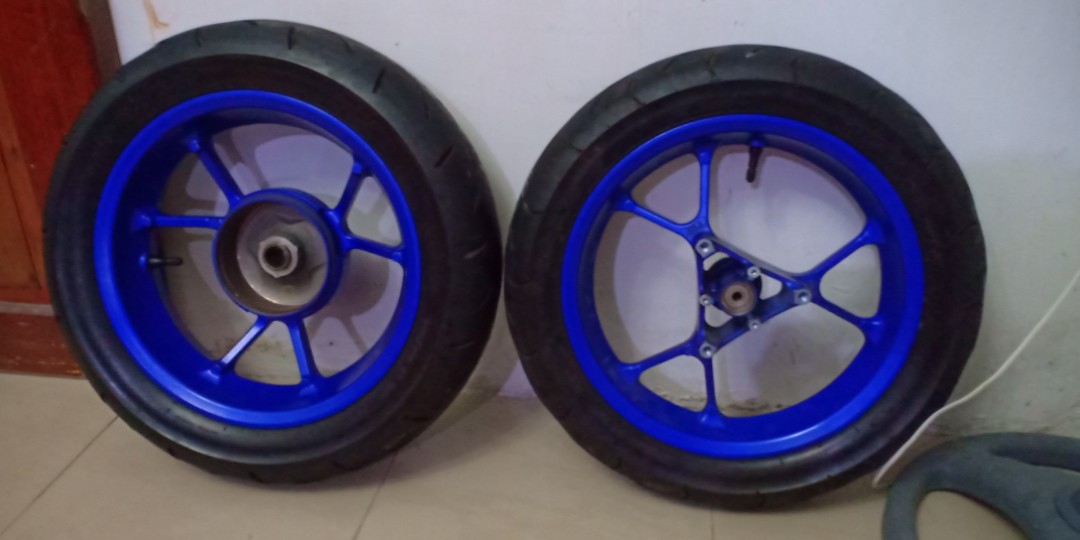 Aerox Stock Mags w/ Tires, Motorbikes, Motorbike Parts & Accessories