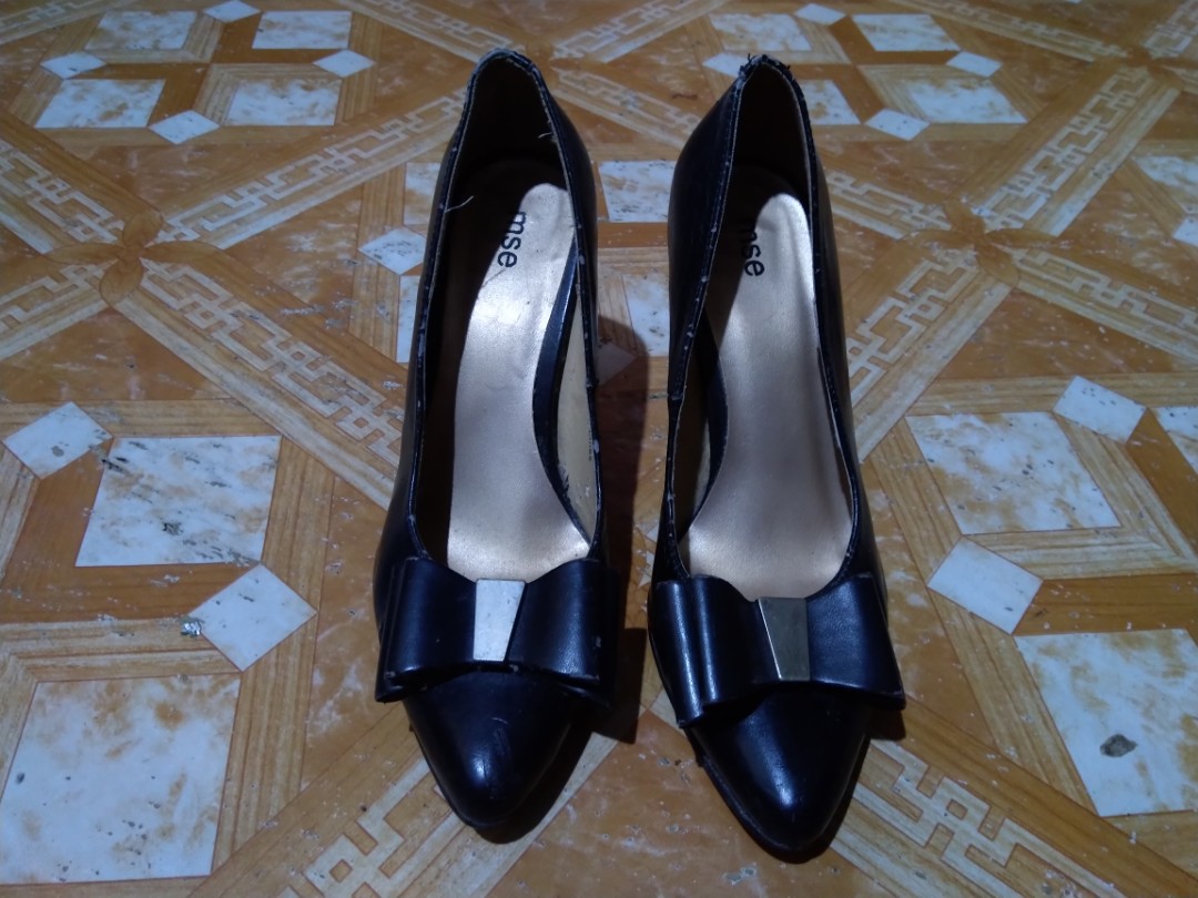 Black shoes size 6, Women's Fashion, Footwear, Heels on Carousell