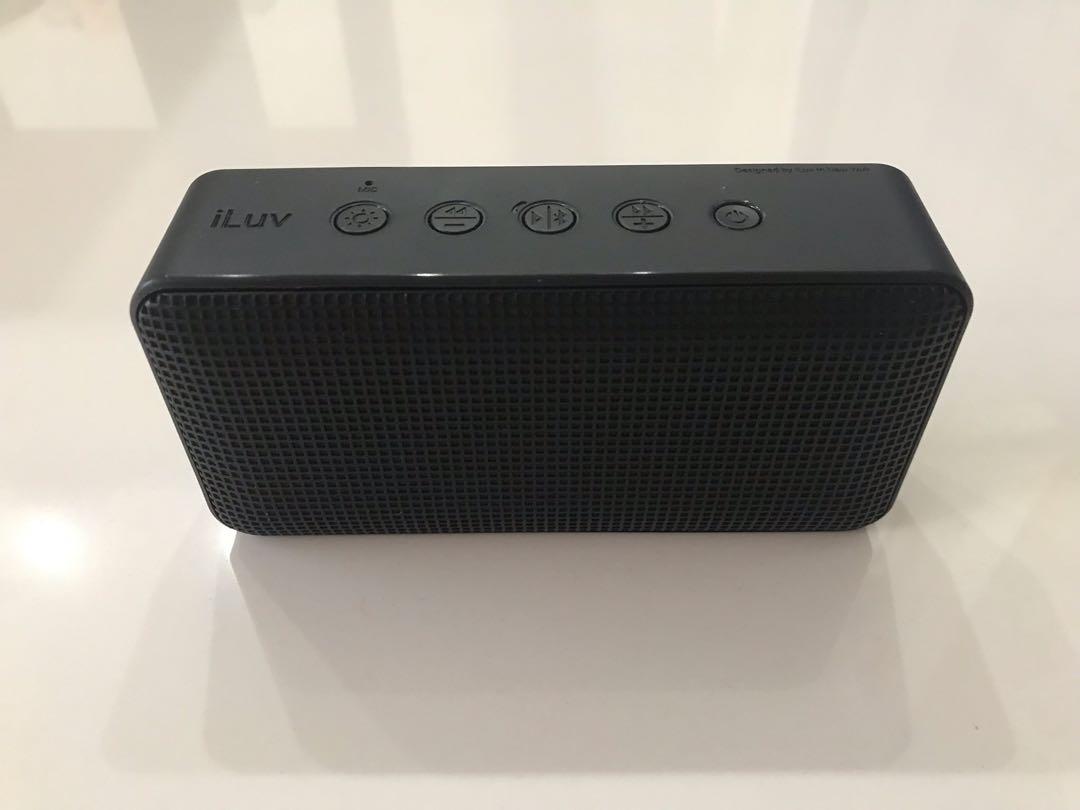 Bluetooth Speaker (Category: Soundbars, Speakers & Amplifiers) located in Singapore. Submitted by leo4168 (Listing ID 241128213, Image 1). Description: .