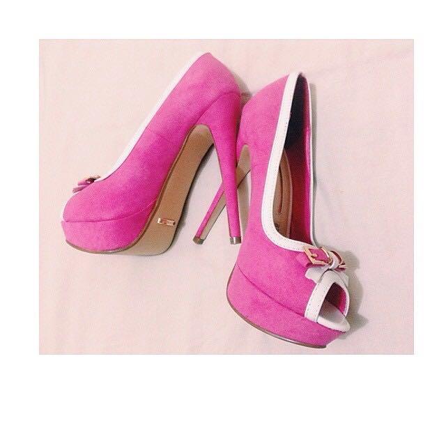 barbie pink pumps