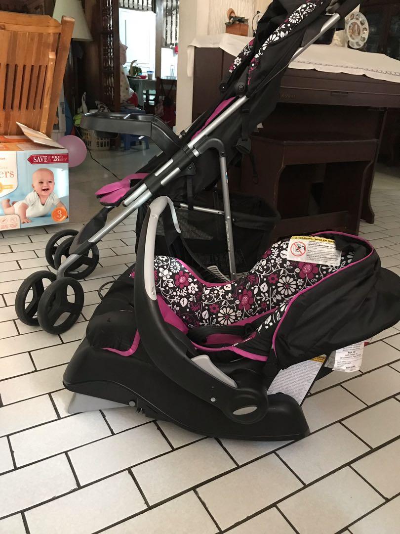 Evenflo Vive Embrace Stroller and Carseat, Babies & Kids, Going Out