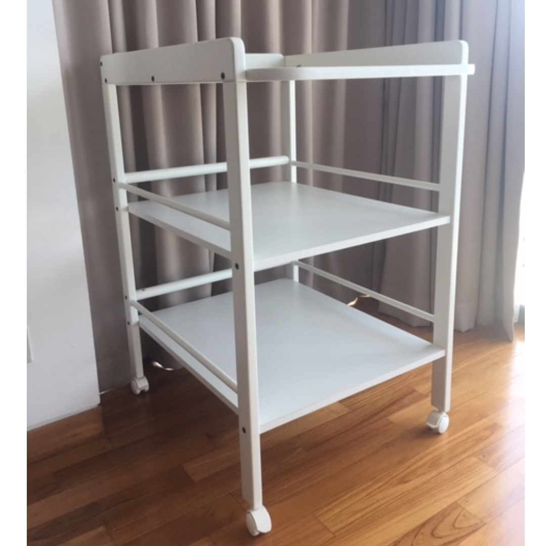 geuther changing table