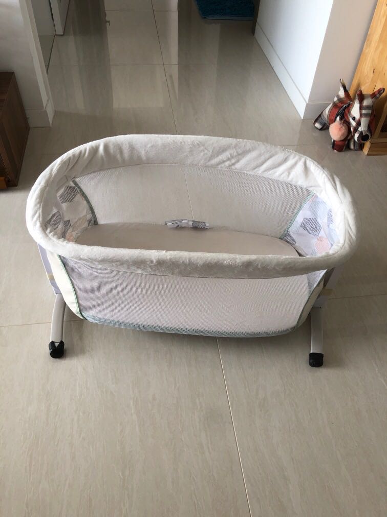 Ingenuity bassinet, Babies & Kids, Baby Nursery & Kids Furniture, Cots ...