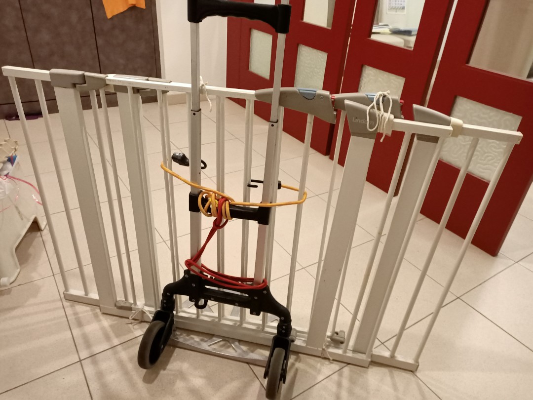 Baby Gates Lindam Easy Fit Plus Deluxe Gate, Babies & Kids, Infant