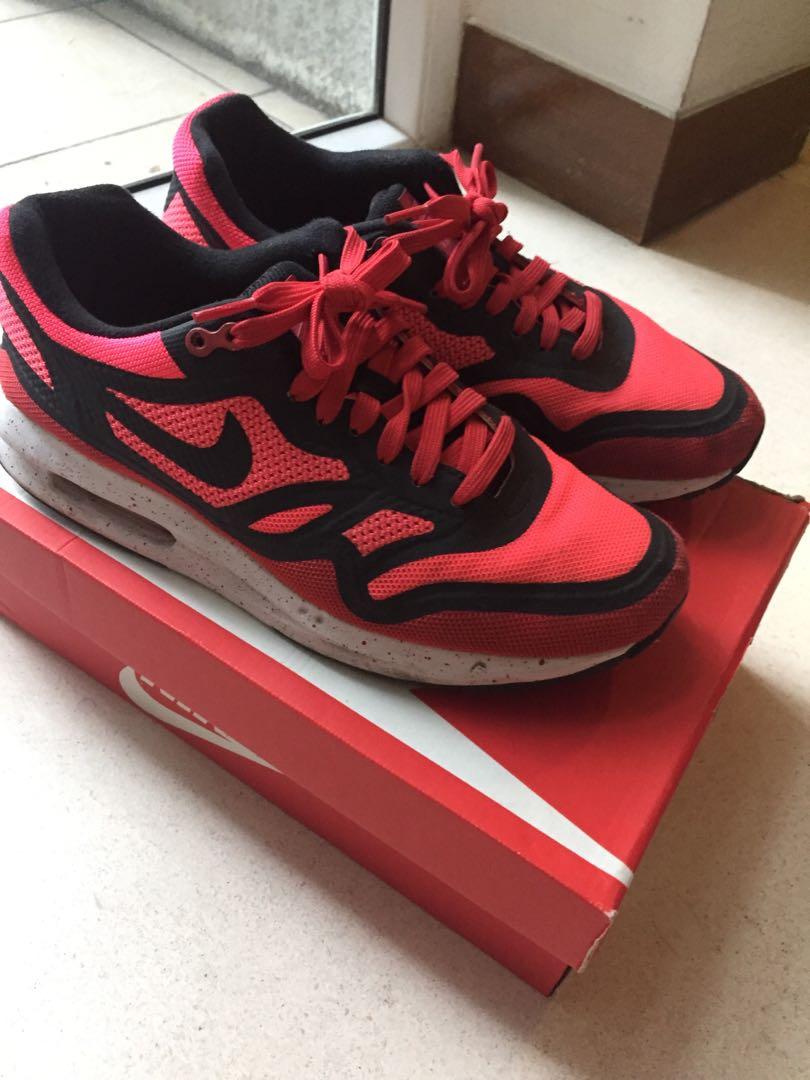 Nike airmax lunar 1 (Category: Sneakers) located in San Juan City. Submitted by limandreww (Listing ID 241134206, Image 1). Description: Nike airmax lunar 1 Pink/Black/Fusia Size 8 wmns Used, wearable condition 7.5/10 condition guaranteed legit!.
