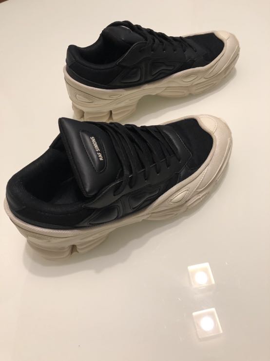 Raf Simons X Adidas SS19 Ozweego, 他的時尚, 鞋, 運動鞋在旋轉拍賣