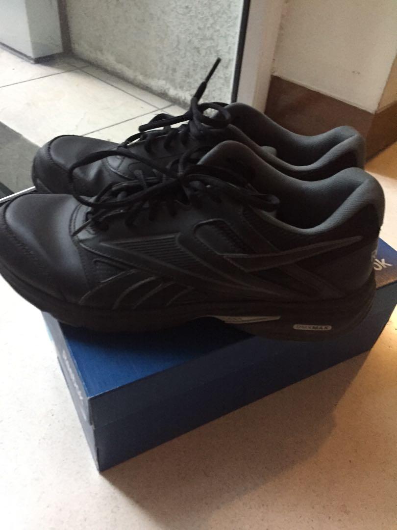 Reebok DMX max Reeroute (Category: Sneakers) located in San Juan City. Submitted by limandreww (Listing ID 241137532, Image 1). Description: Reebok DMX MAX Reeroute Triple black Size 9.5 mens Used couple of times 9/10 condition guaranteed legit.