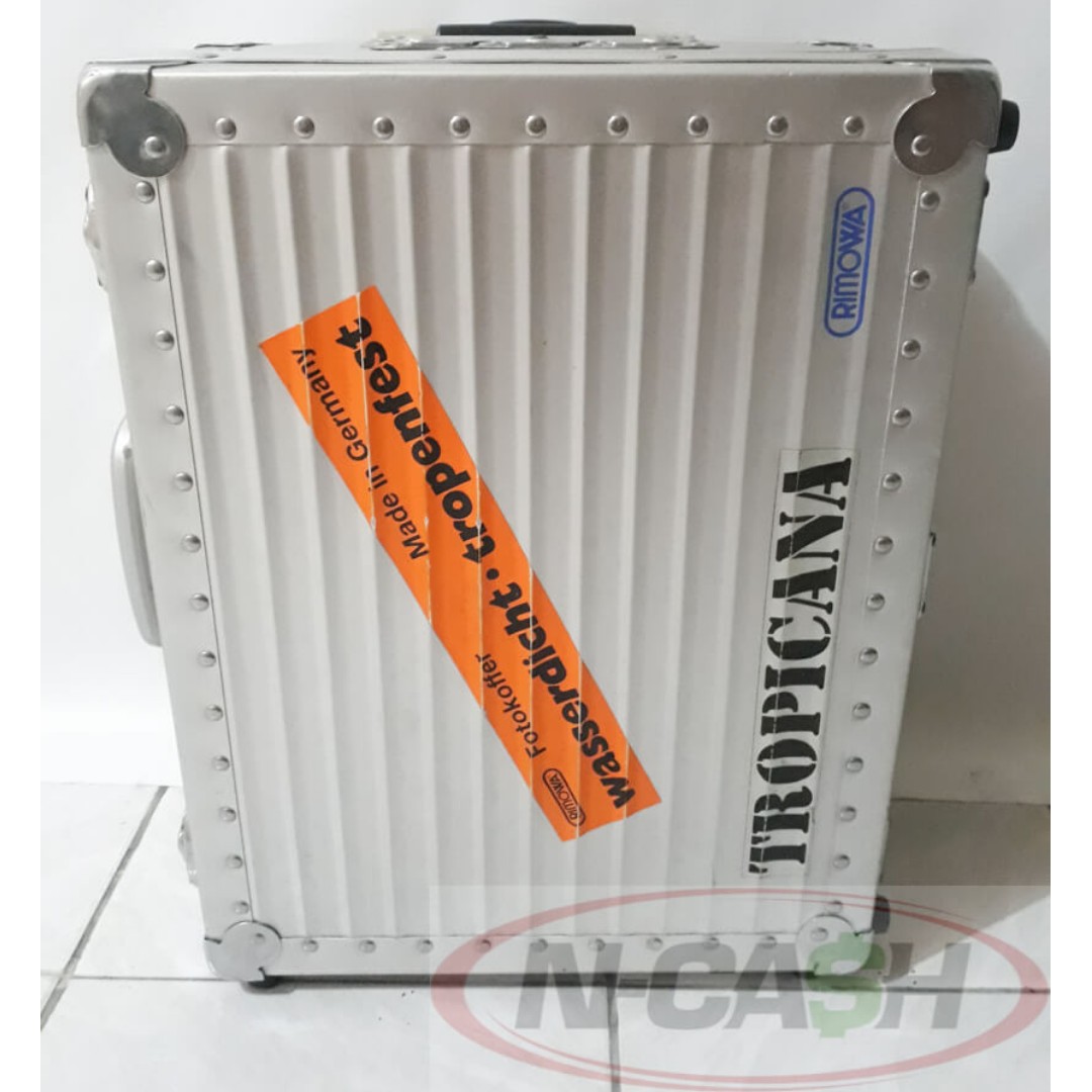 rimowa tropicana camera case