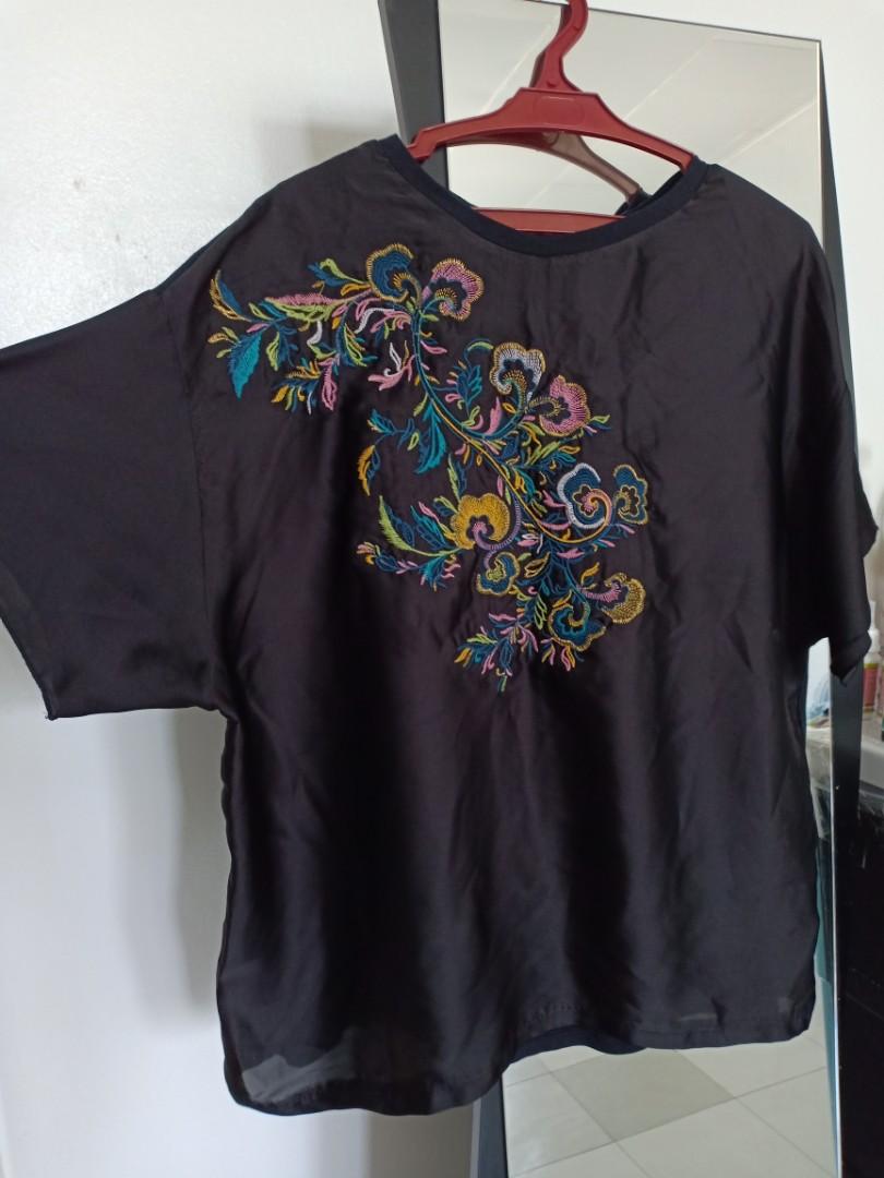 ZARA embroidered top (Category: Blouses) located in Manila. Submitted by Bloomer (Listing ID 241125054, Image 2). Description: fit med large black embroidered buy 3 free sf 😉.