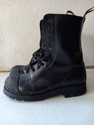 skechers non slip mens shoes