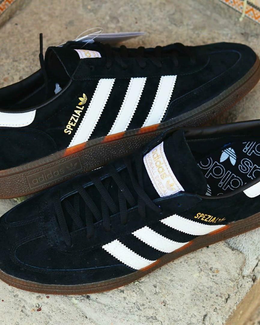 spezial black and white