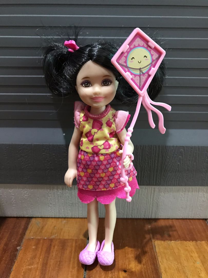 Barbie chelsea online tamika doll