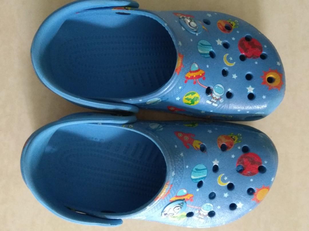 c13 size in crocs