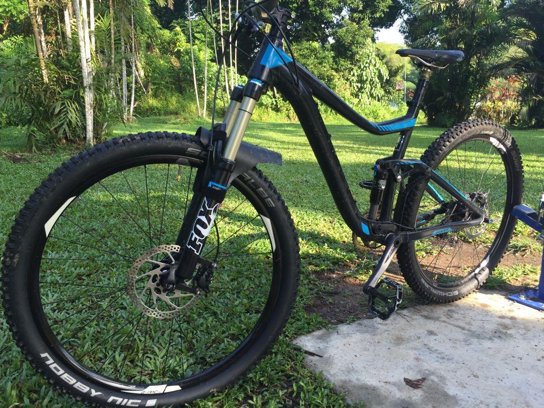 full suspension mountain bike with dropper post