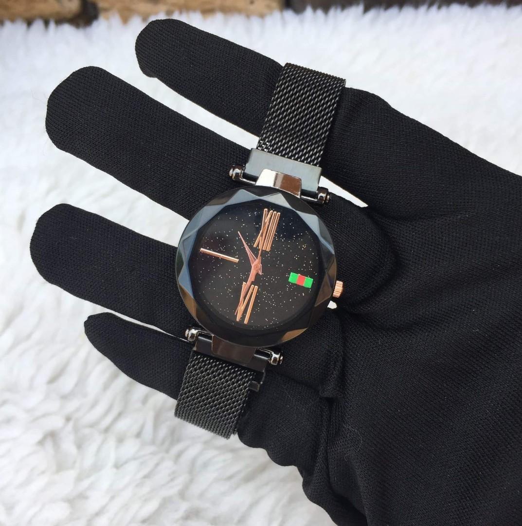 Gucci magnetic strap deals watch
