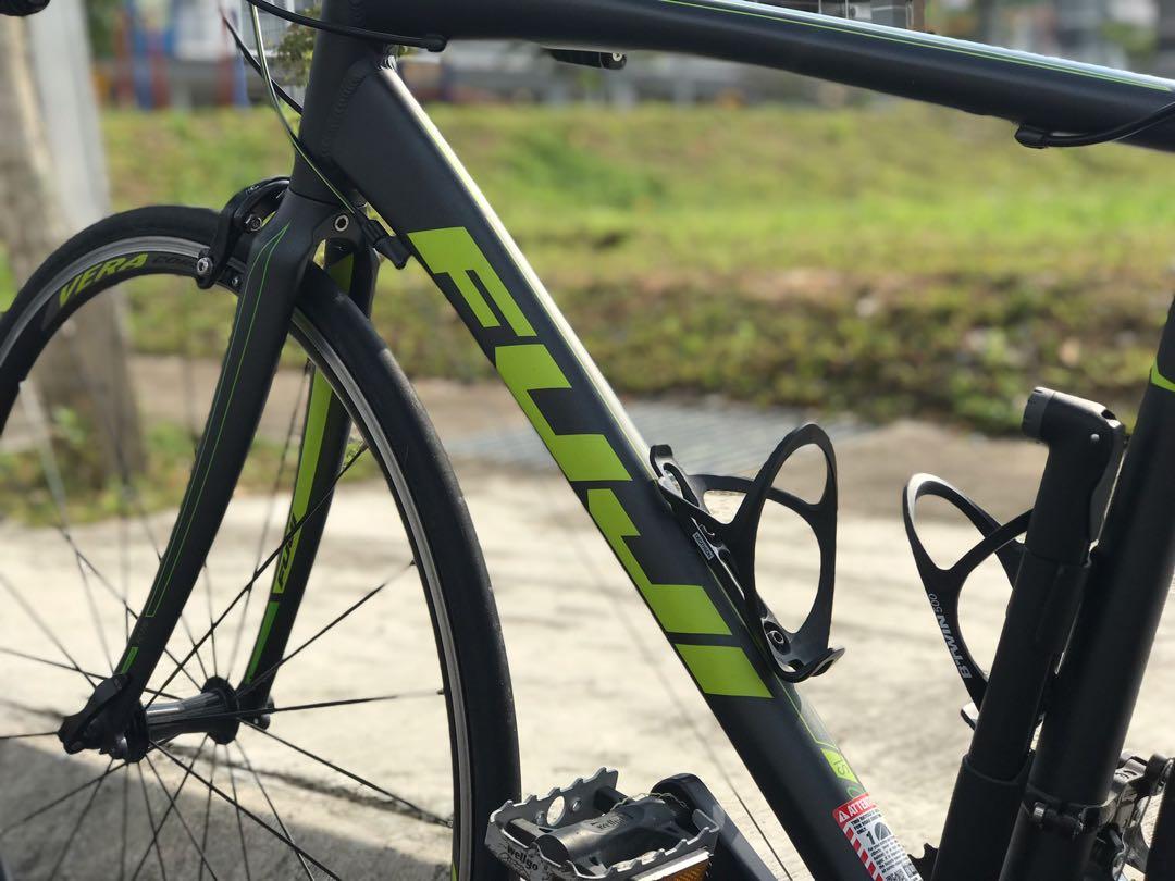 Fuji sportif best sale 2.1 road bike