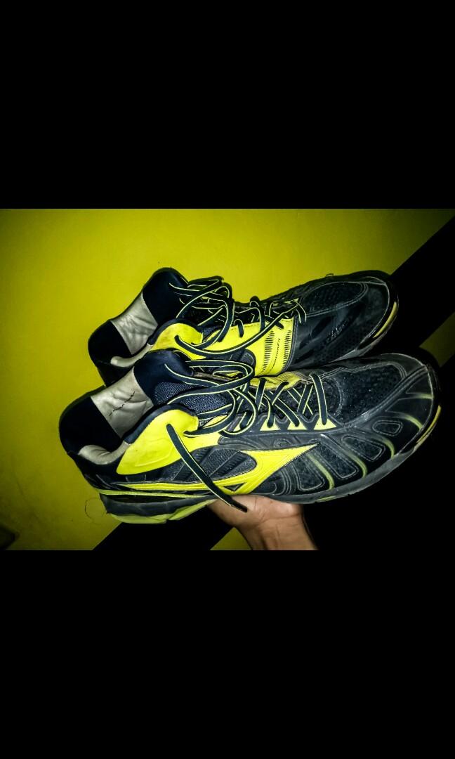 sepatu mizuno tornado x mid