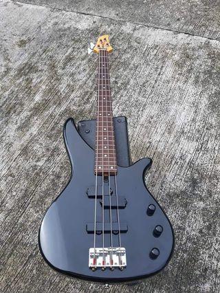 Yamaha bass / yamaha bass amp
