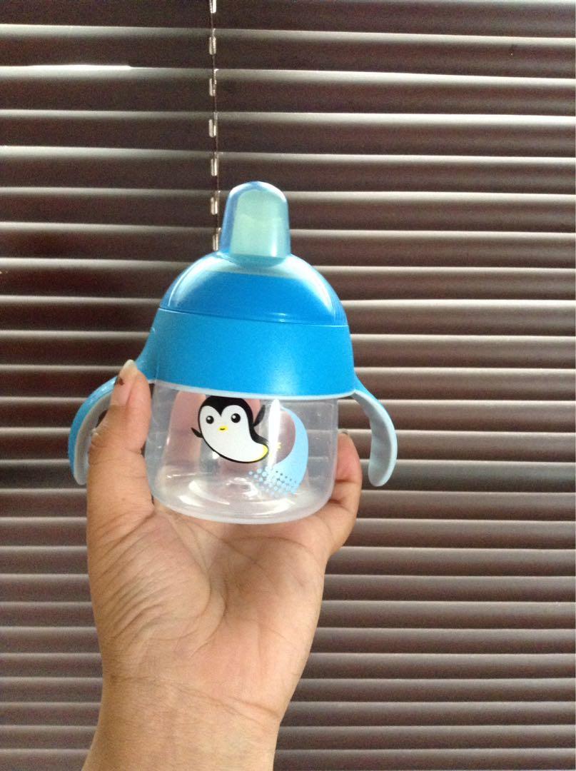 Avent sippy cup (Category: Breastfeeding & Bottle Feeding) located in Malolos. Submitted by prelovedbyjoyceleste (Listing ID 241455337, Image 1). Description: 2-3x used only bought in singapore while on our trip ❤️.