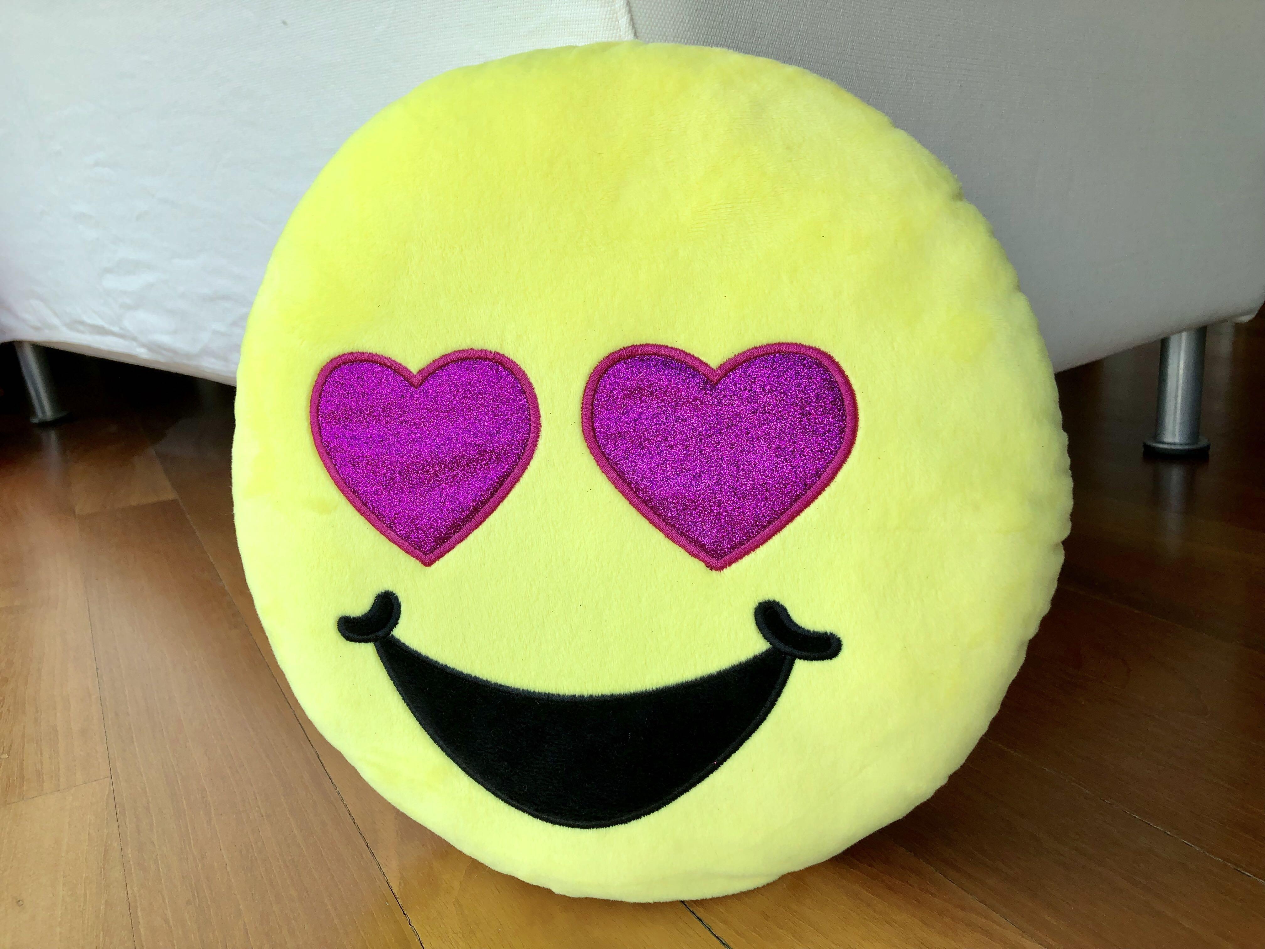 Heart Eye Emoji Pillow Cushion Toys Games Stuffed Toys On