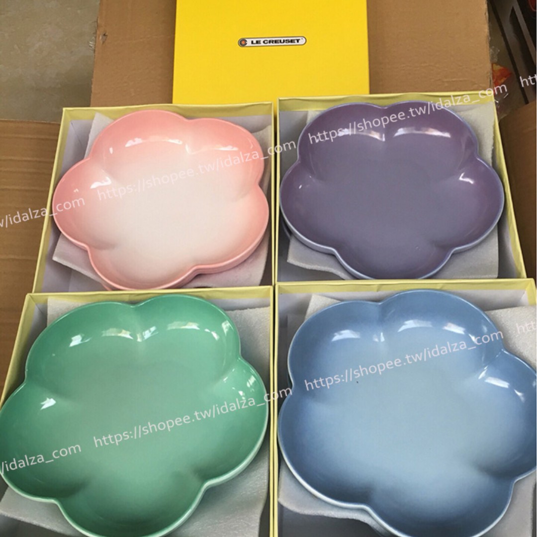 Idalza 限量現貨法國le Creuset Lc 花盤大深花盤花型盤餐盤cm 2件一組附盒 居家生活 其他居家生活在旋轉拍賣