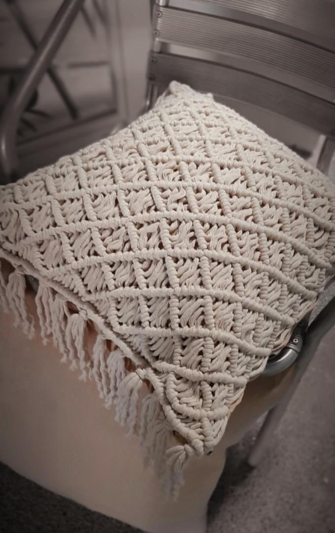 Macrame pillow cover (Category: Cushions & Throws) located in Binan City. Submitted by relizas_modern_macrame (Listing ID 241418671, Image 1). Description: Zipper opening Dimension 18" x 18" inches With 5" tassles side to side Cotton rope Color: natural.