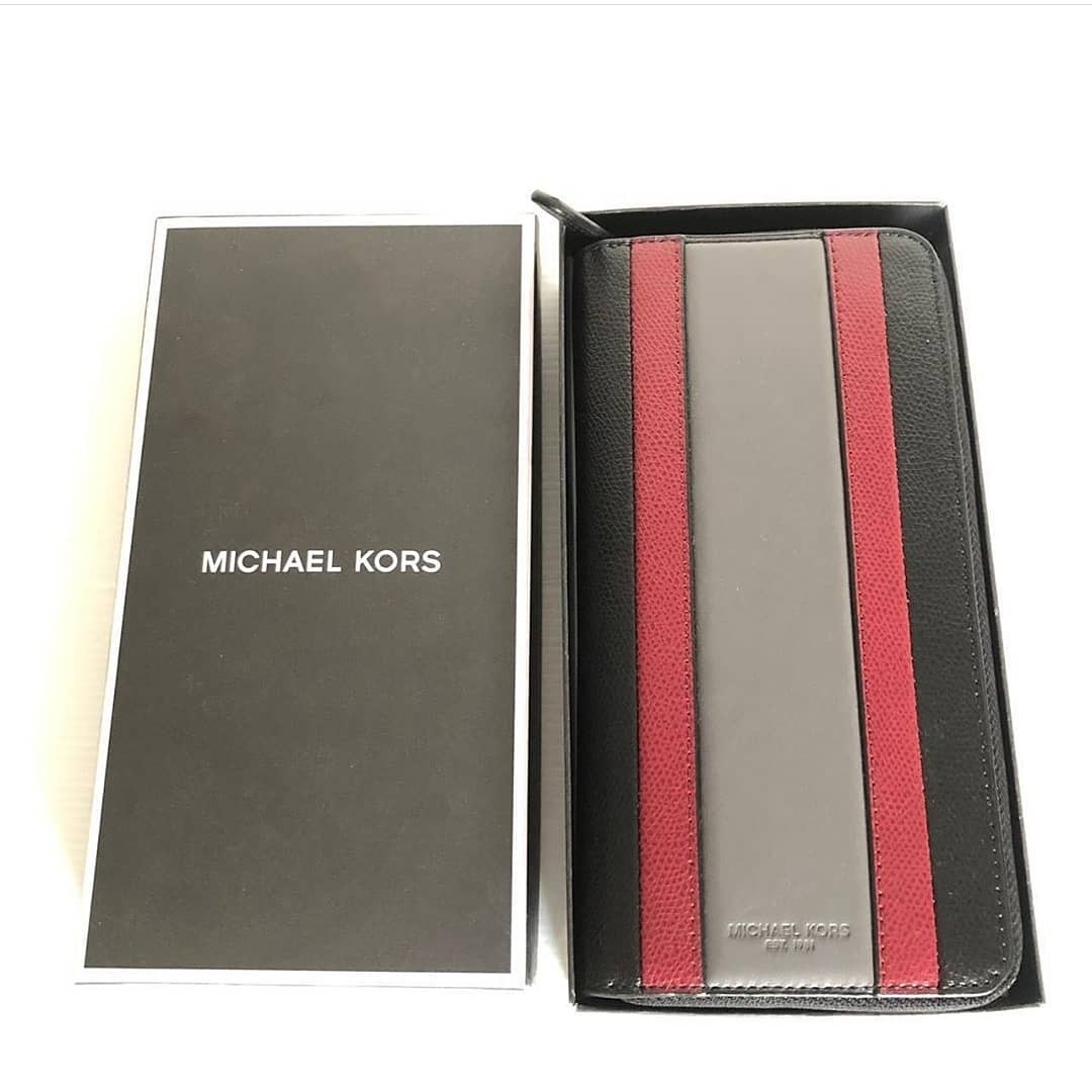 MK tech wallet