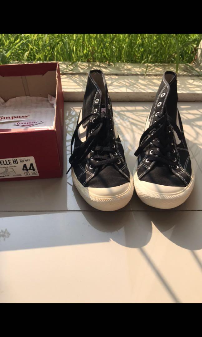 Sepatu Compass Gazelle Hi 44 Fesyen Pria Sepatu Sneakers Di Carousell