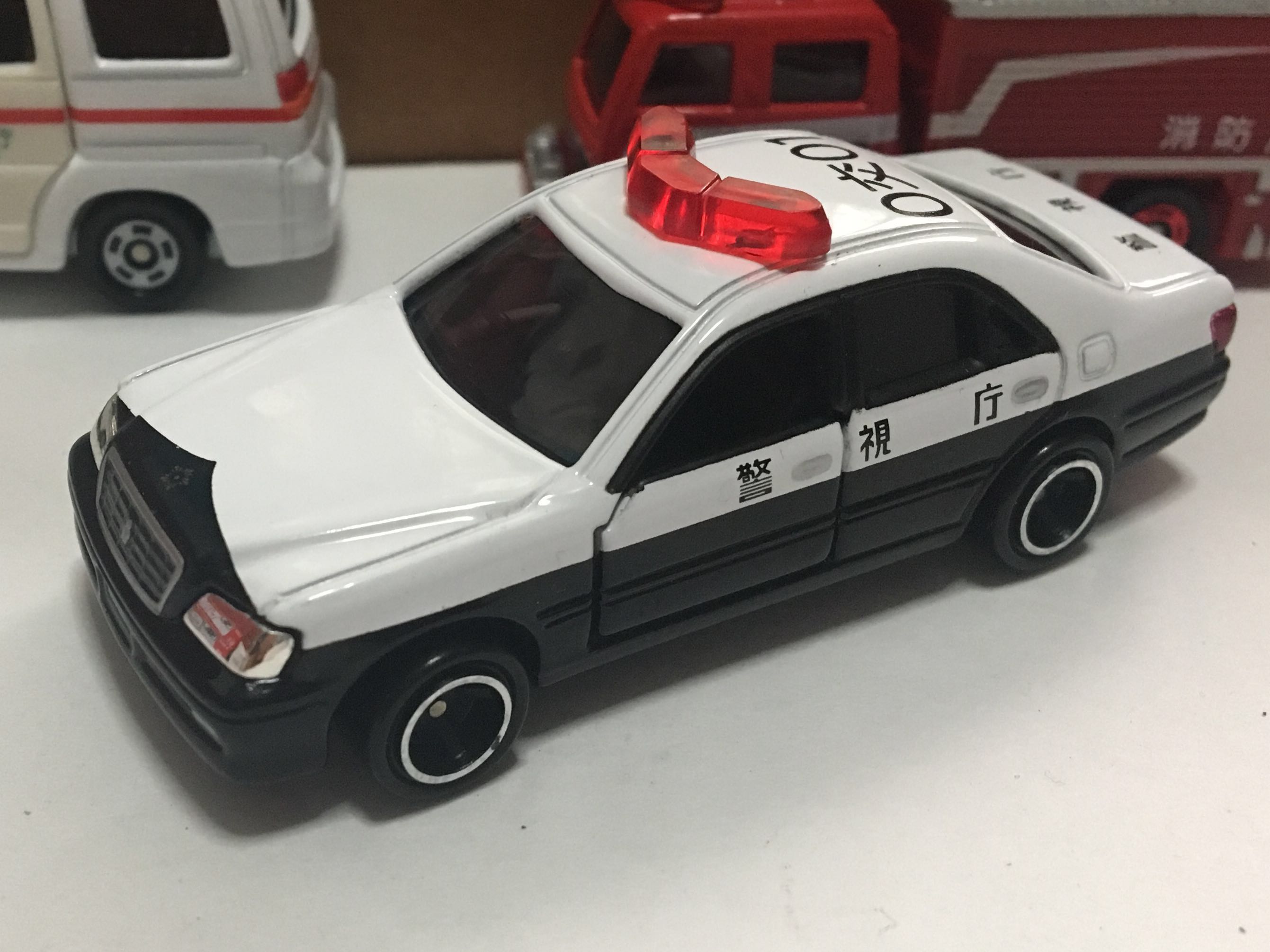 Tomica toyota crown police car on sale