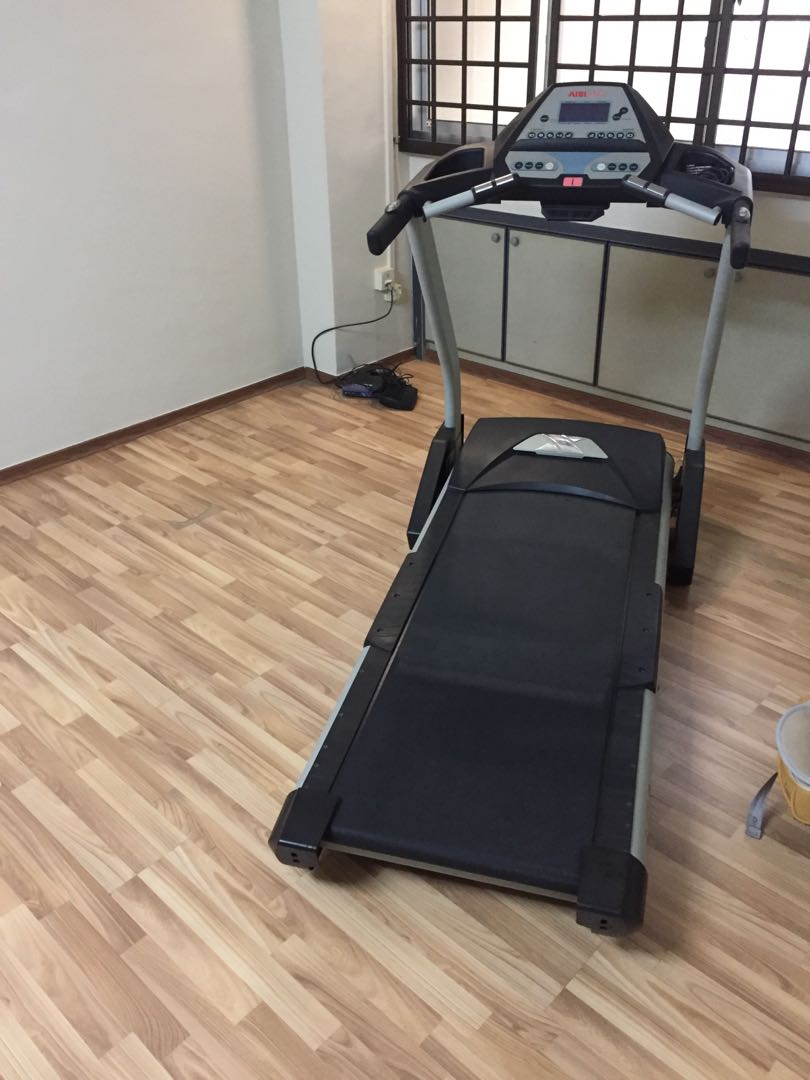 Tread mill, Sports Equipment, Exercise & Fitness, Cardio & Fitness