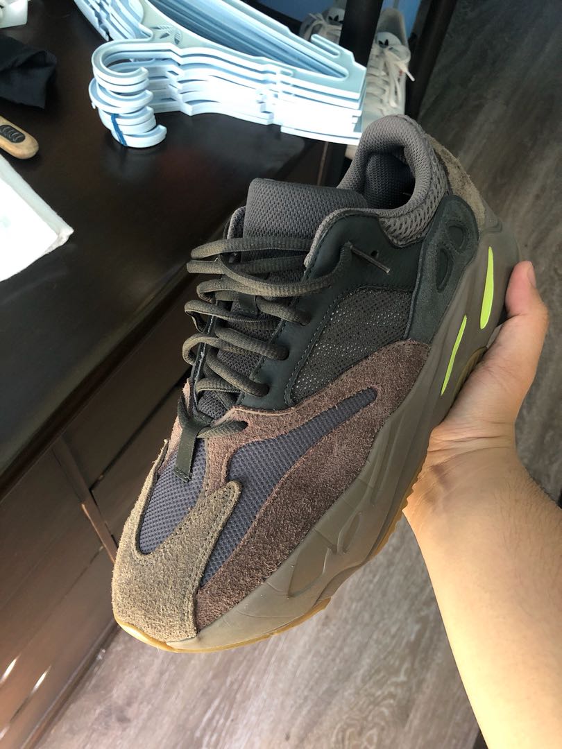 yeezy boost 700 mauve resell price