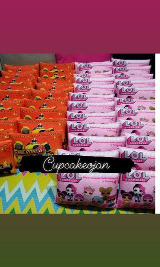 Bantal karakter untuk souvenir ultah