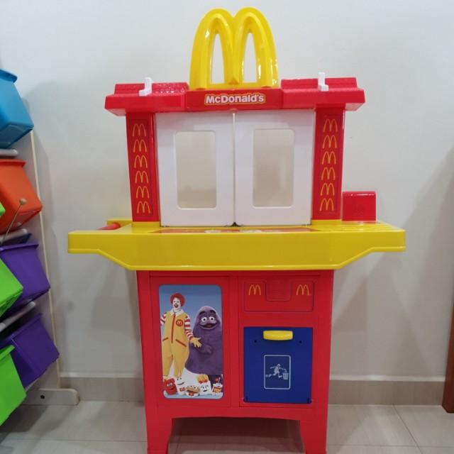 McDonalds Vintage Drive Thru with 2 Play Food sets Hobbies