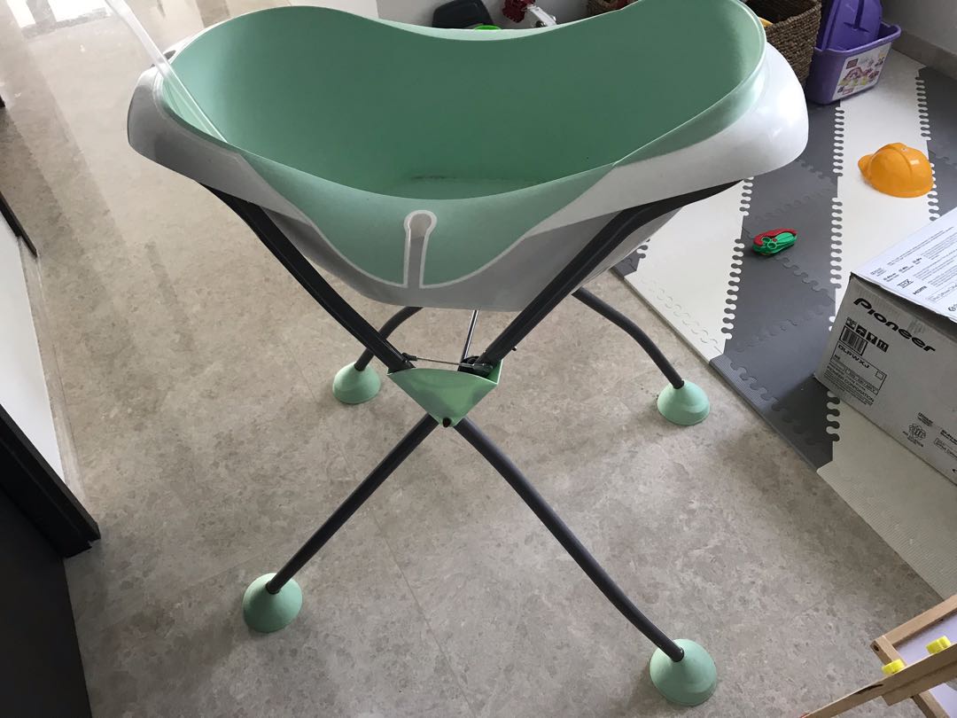 beaba bathtub with stand